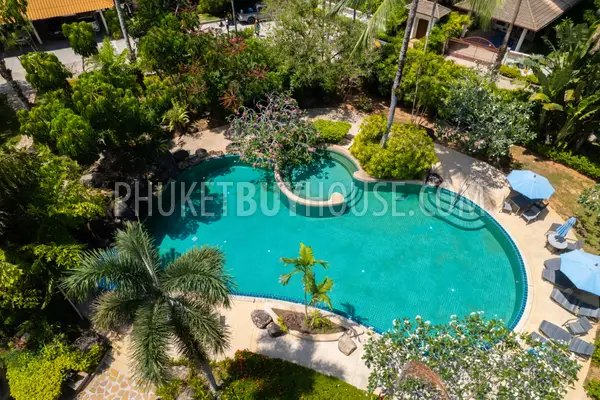 LAG22897: Spacious 3-Bedroom Lake Area Townhouse with Large Pool, Garden, and Private Parking. Photo #43