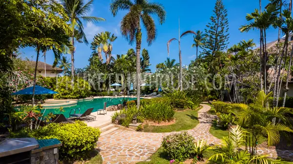 LAG22897: Spacious 3-Bedroom Lake Area Townhouse with Large Pool, Garden, and Private Parking. Photo #45