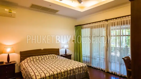 LAG22897: Spacious 3-Bedroom Lake Area Townhouse with Large Pool, Garden, and Private Parking. Photo #29