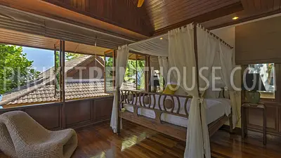 KAT8422: An Ocean Front Luxury 8 Bedroom Villa in 5 minute walk to Kata Beach. Photo #3