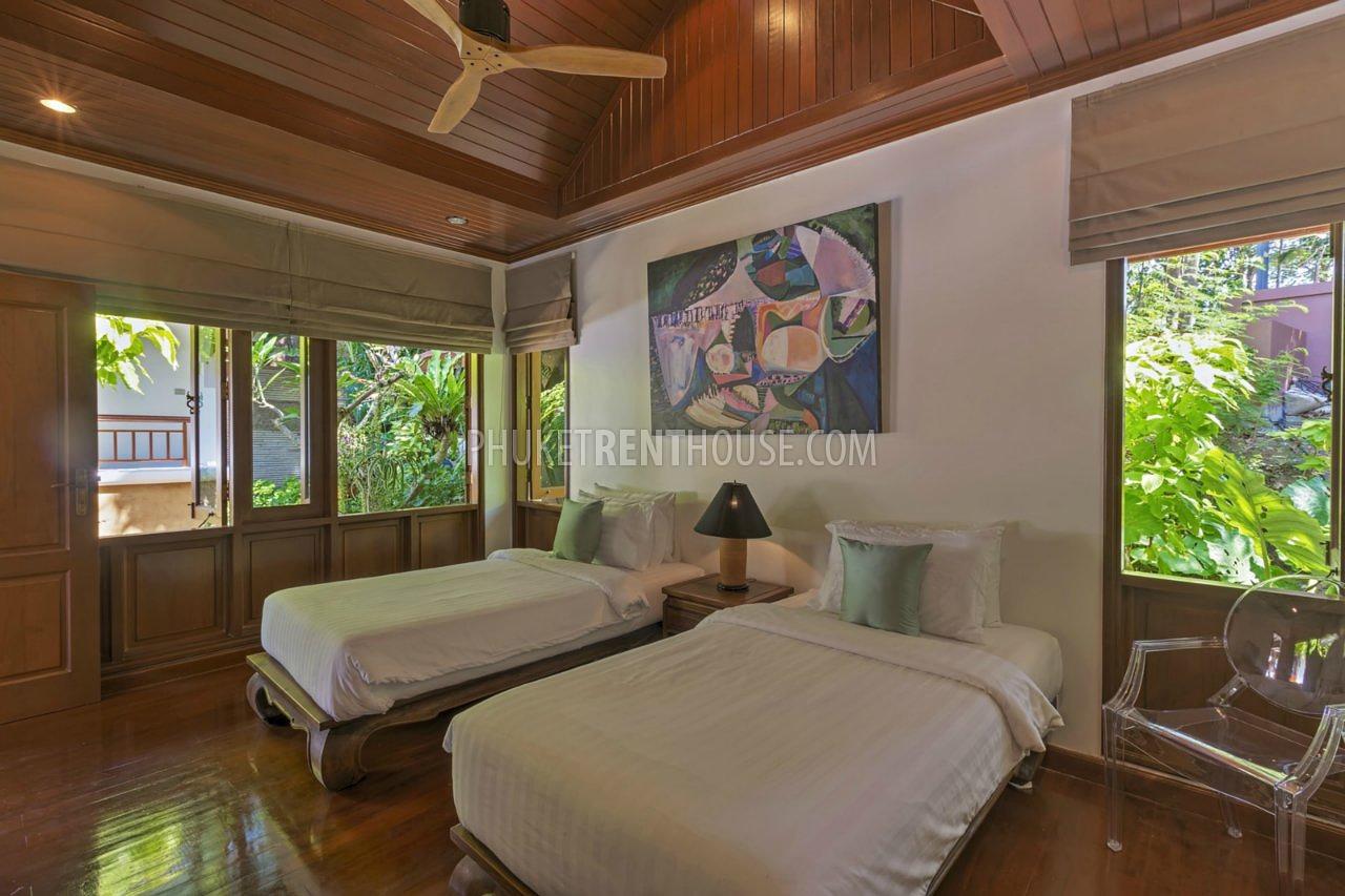 KAT8422: An Ocean Front Luxury 8 Bedroom Villa in 5 minute walk to Kata Beach. Photo #4