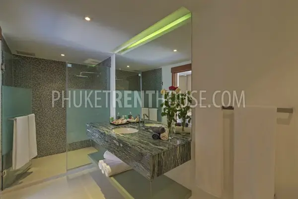 KAT8422: An Ocean Front Luxury 8 Bedroom Villa in 5 minute walk to Kata Beach. Photo #6