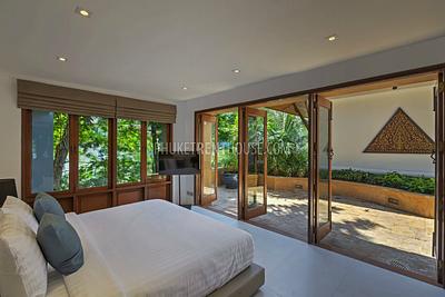 KAT8422: An Ocean Front Luxury 8 Bedroom Villa in 5 minute walk to Kata Beach. Photo #7