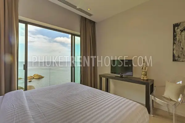 KAT8422: An Ocean Front Luxury 8 Bedroom Villa in 5 minute walk to Kata Beach. Photo #16