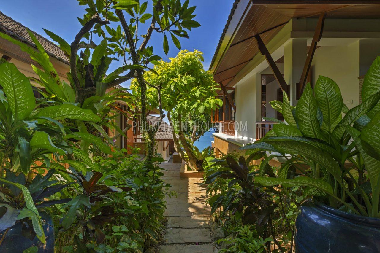 KAT8422: An Ocean Front Luxury 8 Bedroom Villa in 5 minute walk to Kata Beach. Photo #10