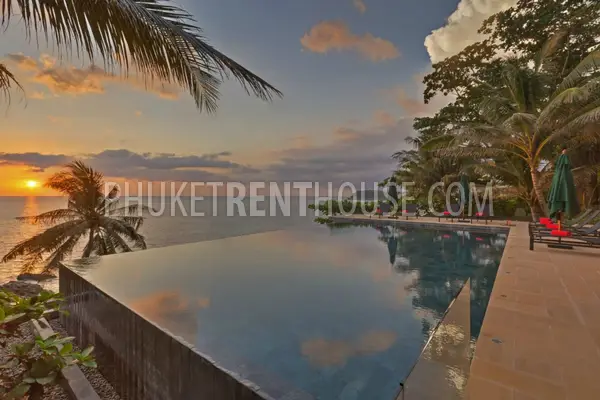 KAT8422: An Ocean Front Luxury 8 Bedroom Villa in 5 minute walk to Kata Beach. Photo #12