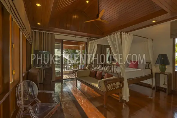 KAT8422: An Ocean Front Luxury 8 Bedroom Villa in 5 minute walk to Kata Beach. Photo #27