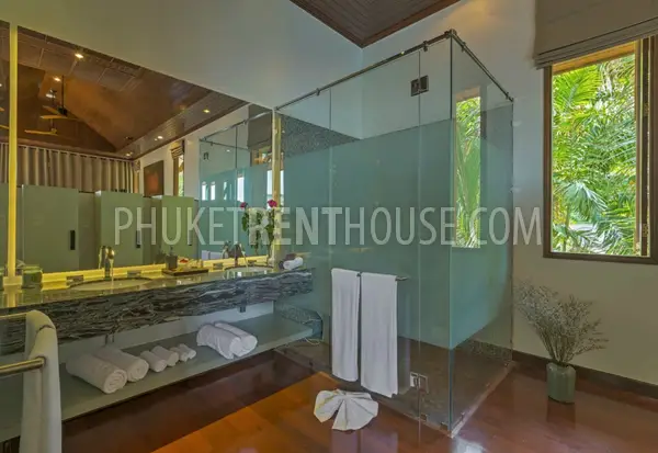 KAT8422: An Ocean Front Luxury 8 Bedroom Villa in 5 minute walk to Kata Beach. Photo #21