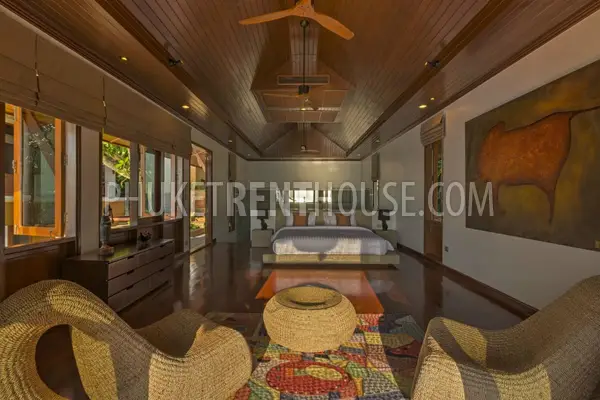 KAT8422: An Ocean Front Luxury 8 Bedroom Villa in 5 minute walk to Kata Beach. Photo #22