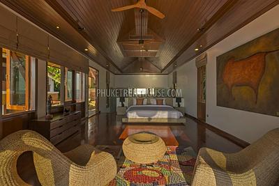 KAT8422: An Ocean Front Luxury 8 Bedroom Villa in 5 minute walk to Kata Beach. Photo #22
