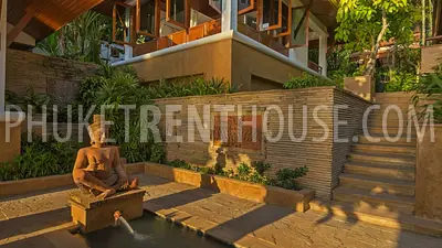 KAT8422: An Ocean Front Luxury 8 Bedroom Villa in 5 minute walk to Kata Beach. Photo #33