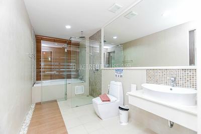 PAT8493: 1 Bedroom Seaview & Mountain View Apartment in Patong. Photo #13
