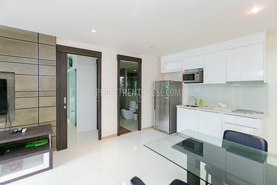 PAT8493: 1 Bedroom Seaview & Mountain View Apartment in Patong. Photo #15