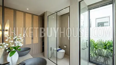 KAT22627: Elegant Double Master Bedroom Villa with Expansive Indoor-Outdoor Living in Kata. Fotoğraf #29