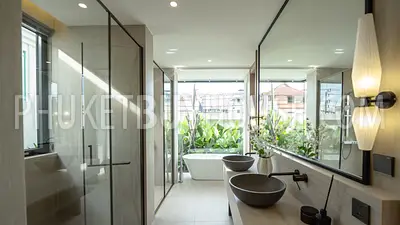 KAT22627: Elegant Double Master Bedroom Villa with Expansive Indoor-Outdoor Living in Kata. Fotoğraf #10