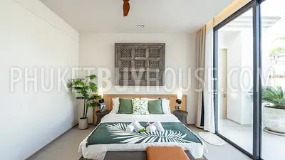 KAT22627: Elegant Double Master Bedroom Villa with Expansive Indoor-Outdoor Living in Kata. Fotoğraf #11