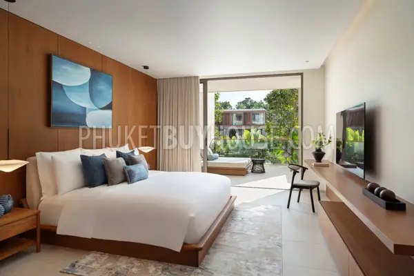 LAY22472: Spacious 3-Bedroom Duplex Condominium with Panoramic Views. Photo #6