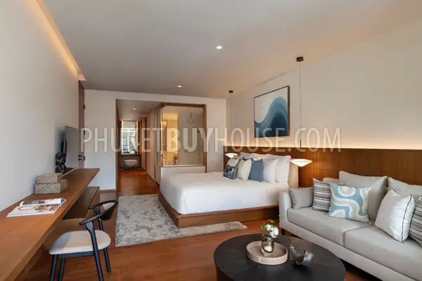 LAY22472: Spacious 3-Bedroom Duplex Condominium with Panoramic Views. Photo #8