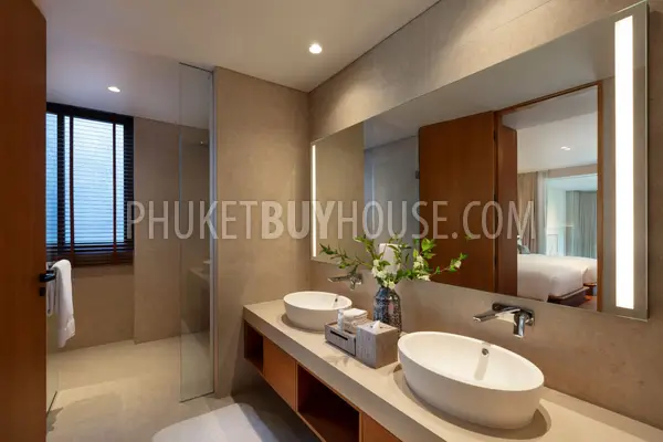 LAY22472: Spacious 3-Bedroom Duplex Condominium with Panoramic Views. Photo #10