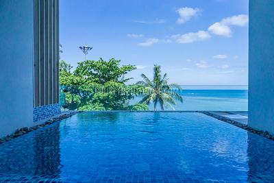 BAN10141: Luxury 2 Bedroom Penthouse right on BangTao Beach. Photo #4