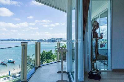 BAN10141: Luxury 2 Bedroom Penthouse right on BangTao Beach. Photo #9