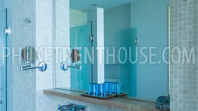 BAN10141: Luxury 2 Bedroom Penthouse right on BangTao Beach. Fotoğraf #3