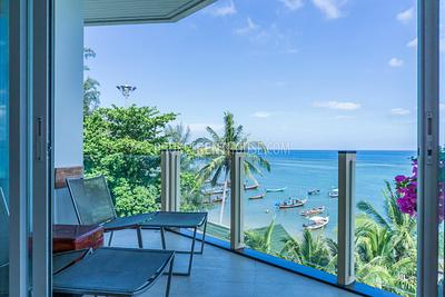 BAN10141: Luxury 2 Bedroom Penthouse right on BangTao Beach. Photo #17