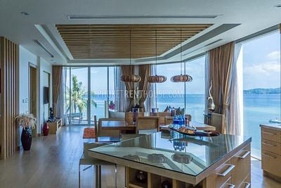 BAN10141: Luxury 2 Bedroom Penthouse right on BangTao Beach. Photo #25