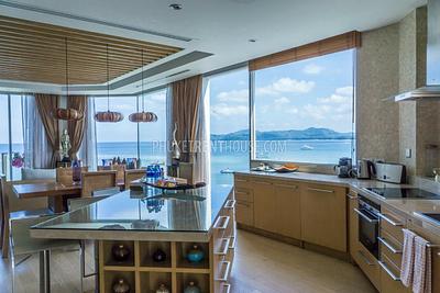 BAN10141: Luxury 2 Bedroom Penthouse right on BangTao Beach. Photo #26