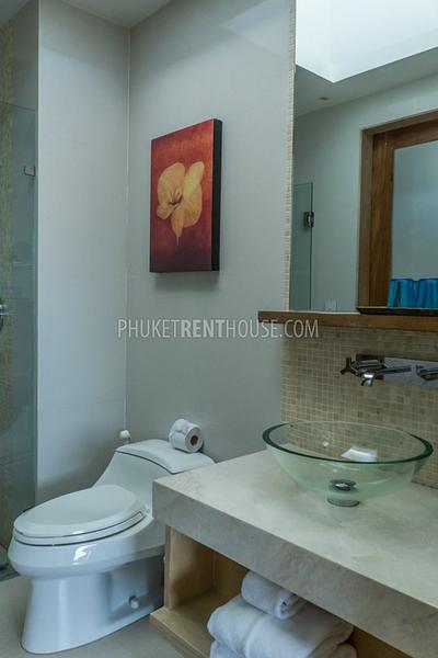 BAN10141: Luxury 2 Bedroom Penthouse right on BangTao Beach. Photo #31