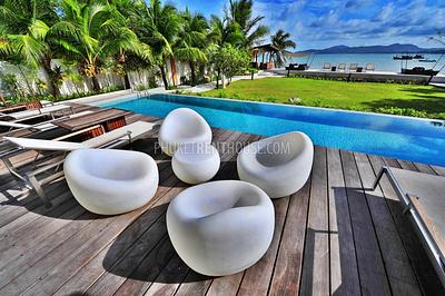 BAN10141: Luxury 2 Bedroom Penthouse right on BangTao Beach. Photo #73
