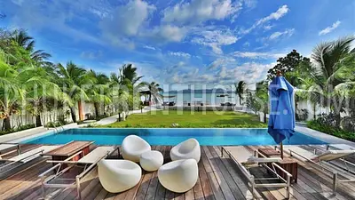 BAN10141: Luxury 2 Bedroom Penthouse right on BangTao Beach. Fotoğraf #137