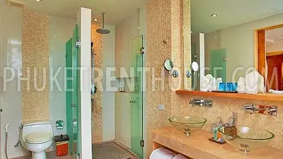 BAN10141: Luxury 2 Bedroom Penthouse right on BangTao Beach. Fotoğraf #143
