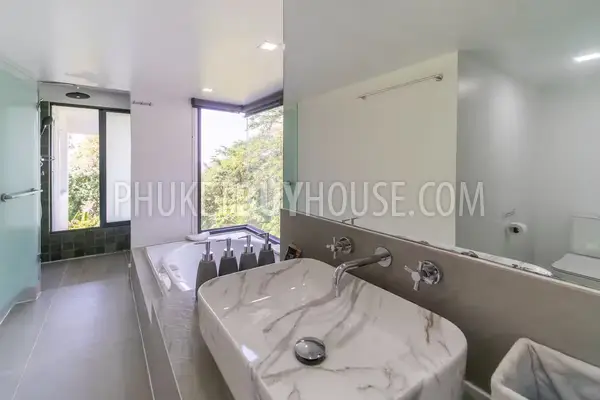 KAM22907: Sea View Pool Villa for Sale with Full Renovation and Privacy in Kamala Hills. 照片 #8