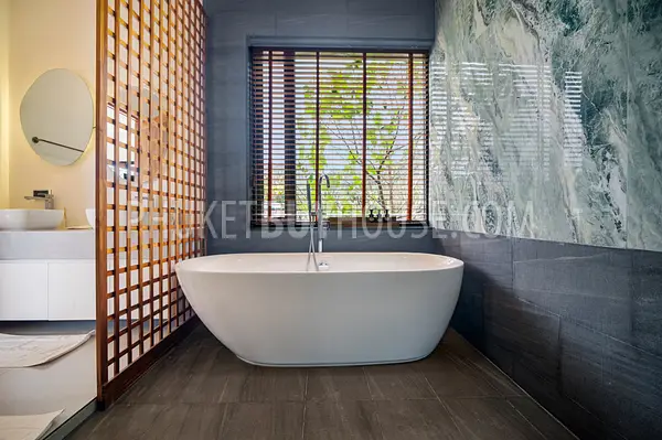 RAW22917: Spacious 4-bedroom pool villa in Nai Harn, fully furnished and move-in ready. 照片 #27