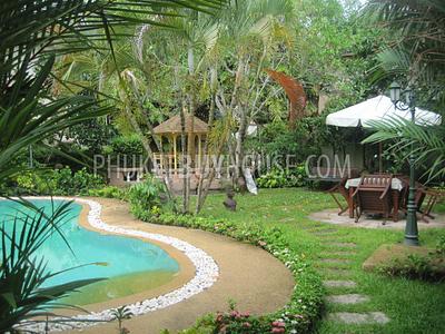 CHA1848: Beautiful large 3 bedroom house with big garden, swimming pool in Chalong Phuket for sale. Фото #5