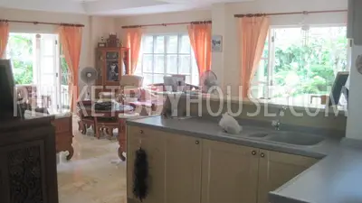 CHA1848: Beautiful large 3 bedroom house with big garden, swimming pool in Chalong Phuket for sale. Фото #9