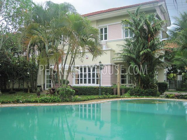 CHA1848: Beautiful large 3 bedroom house with big garden, swimming pool in Chalong Phuket for sale. Photo #12