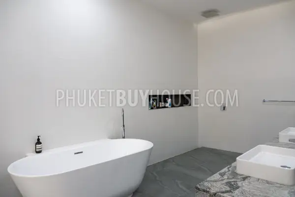 BAN22923: Ground-Floor Condo with Private Pool, Fully Renovated, 350m to Bang Tao Beach. Photo #7