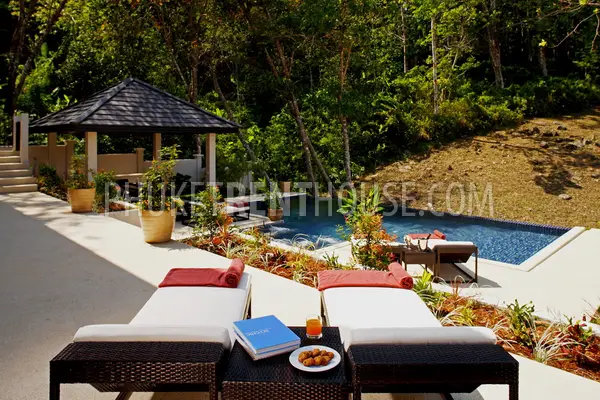 NAI10542: 8 Bedroom Villa (sleeping 19 guests) with Private Pool near the beach. Photo #15