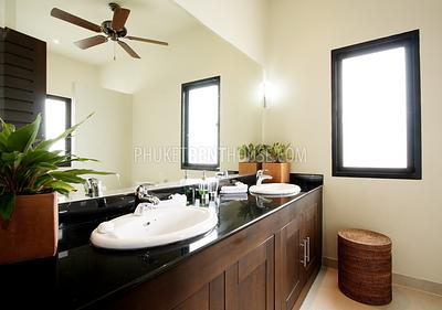 NAI10546: Luxurious 6 bedrooms villa Platina with private pool in Nai Harn. Photo #4