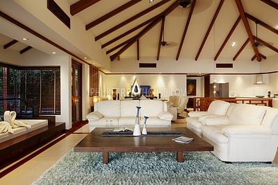 PAT11869: Luxury 4 Bedroom Villa with Sea View in Patong. Photo #13