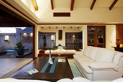 PAT11869: Luxury 4 Bedroom Villa with Sea View in Patong. Photo #15