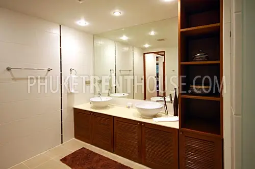 PAT11875: 3-bedroom piece of luxury minutes away from the heart of Phuket nightlife. Fotoğraf #38