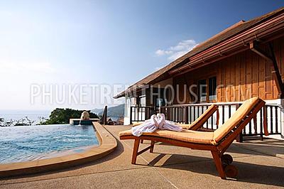 PAT11880: 4-Bedroom Villa overlooking Patong Bay. Photo #8