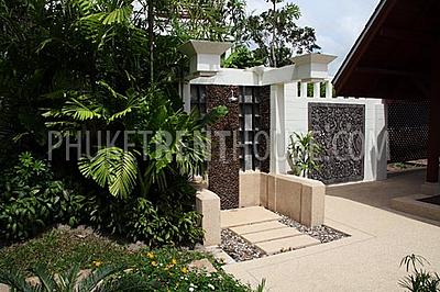 PAT11880: 4-Bedroom Villa overlooking Patong Bay. Photo #20