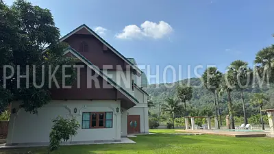 CHA22967: Newly Renovated Resort-Style Villa. Photo #13
