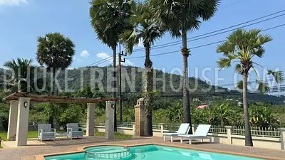 CHA22967: Newly Renovated Resort-Style Villa. Photo #32