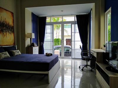 NAI12849: Modern 2 Bedroom Villa near Nai Harn Beach. Photo #5