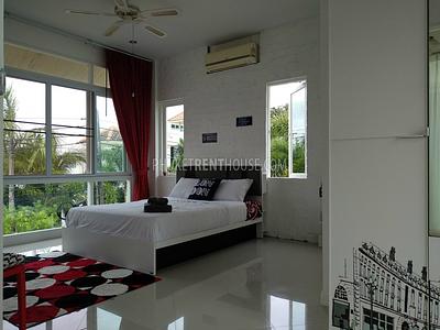 NAI12849: Modern 2 Bedroom Villa near Nai Harn Beach. Photo #8
